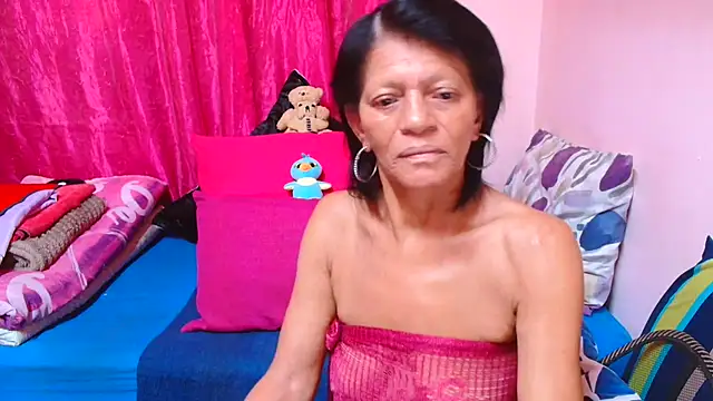 Snapshot of SLUTTYROXY chatting on 12-14-25, 09:14 SLUTTYROXY online show from 12-14-25, 09:14