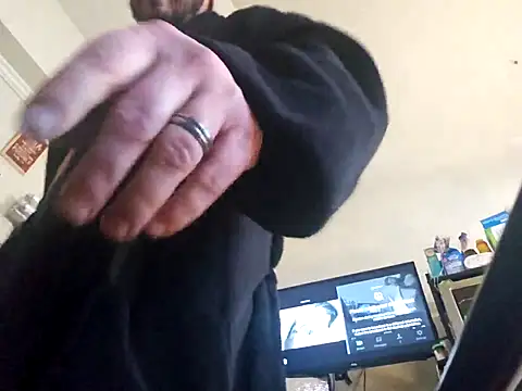 Snapshot of UncutHammer69 chatting on 01-05-26, 05:27 UncutHammer69 online show from 01-05-26, 05:27