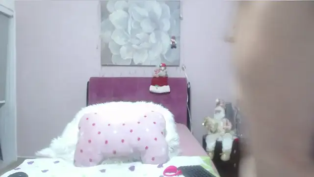 CindyCrawford online show from 12-22-24, 02:06