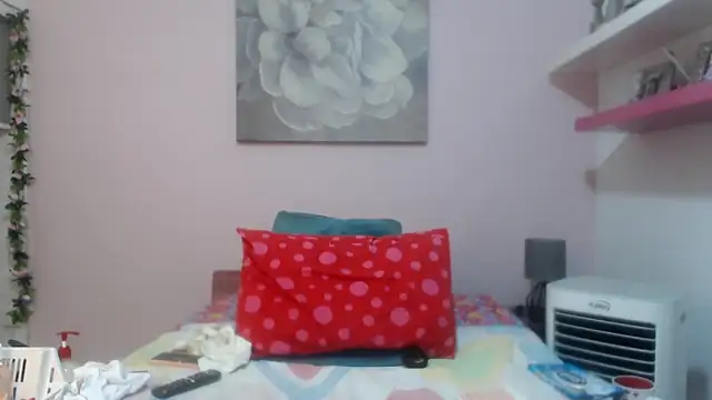 CindyCrawford online show from 12-04-25, 03:49