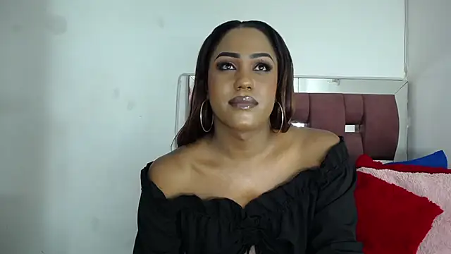 Snapshot of LoraineBigCockTs chatting on 10-29-25, 08:54 LoraineBigCockTs online show from 10-29-25, 08:54