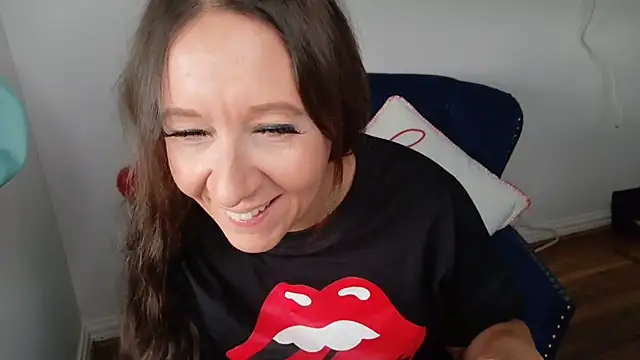 hotmilfmilly online show from 09-11-25, 07:41