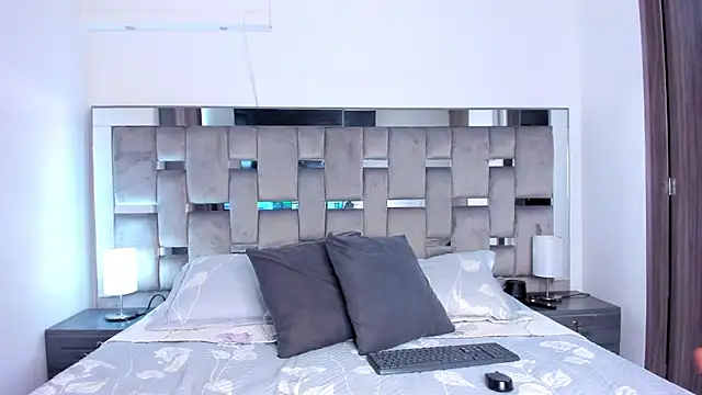 Cammiila online show from 02-15-25, 04:45