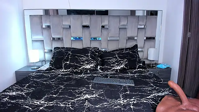 Cammiila online show from 03-04-25, 03:48