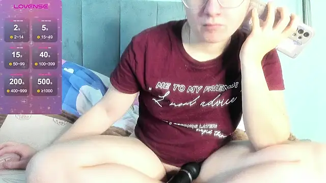 MilaniaCute online show from 11-25-25, 12:16