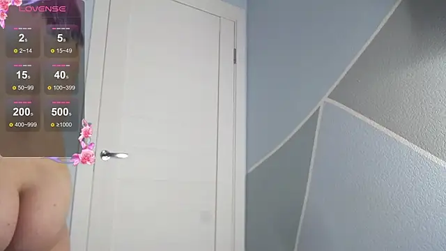 MilaniaCute online show from 12-18-25, 05:30