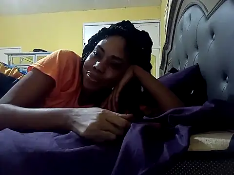 Snapshot of HONEYSWEETS_LIVE chatting on 03-10-25, 03:56 HONEYSWEETS LIVE online show from 03-10-25, 03:56