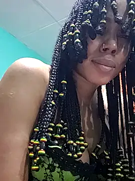 Snapshot of HONEYSWEETS_LIVE chatting on 09-14-25, 04:33 HONEYSWEETS LIVE online show from 09-14-25, 04:33