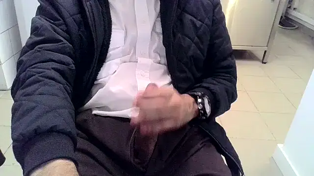 Snapshot of abonado22cm chatting on 02-25-25, 02:47 abonado22cm online show from 02-25-25, 02:47