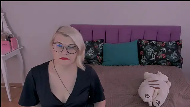 sabrinamacmarren online show from 02-05-25, 11:44