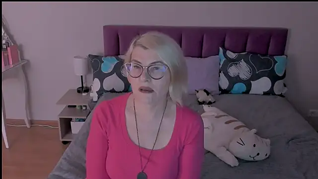 sabrinamacmarren online show from 02-23-25, 06:56