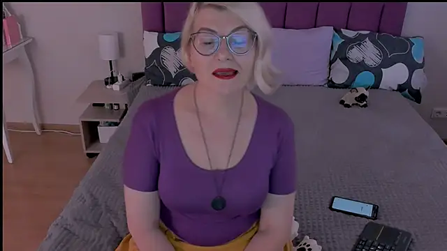 sabrinamacmarren online show from 02-24-25, 01:21