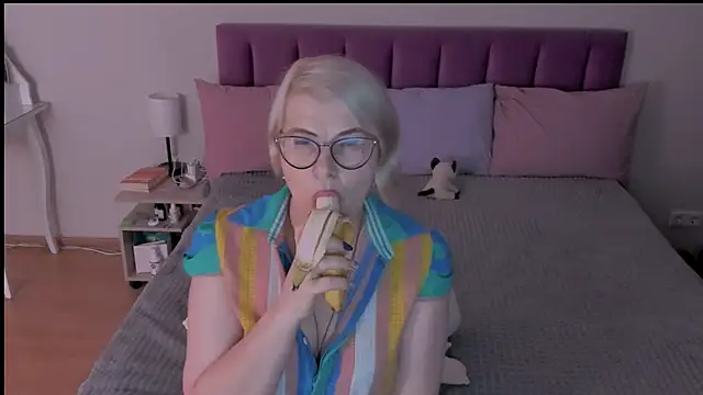 sabrinamacmarren online show from 03-14-25, 06:39