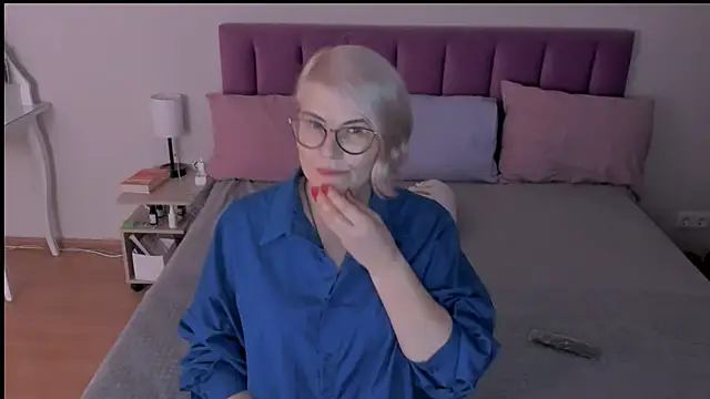 sabrinamacmarren online show from 03-19-25, 06:23