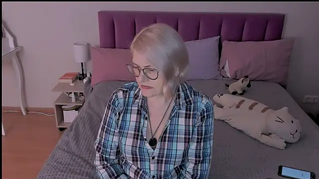 sabrinamacmarren online show from 03-22-25, 08:15