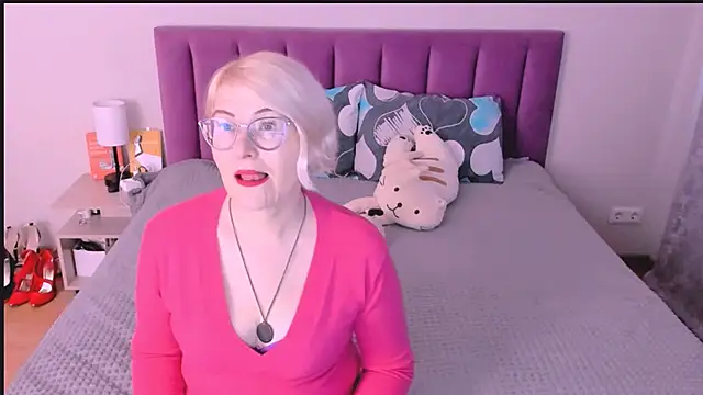 sabrinamacmarren online show from 10-14-25, 02:07