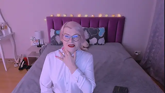 sabrinamacmarren online show from 02-14-26, 05:32