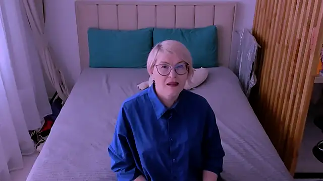 sabrinamacmarren online show from 03-08-26, 09:35