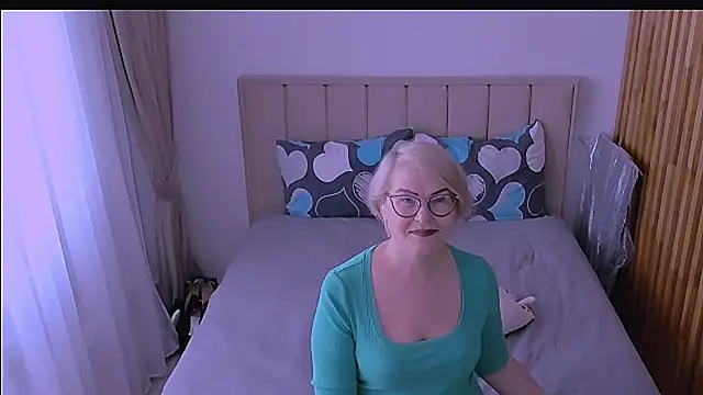 sabrinamacmarren online show from 04-18-26, 10:19