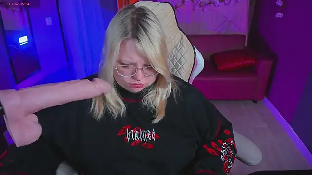 Yoki Shizuko online show from 04-06-26, 06:36