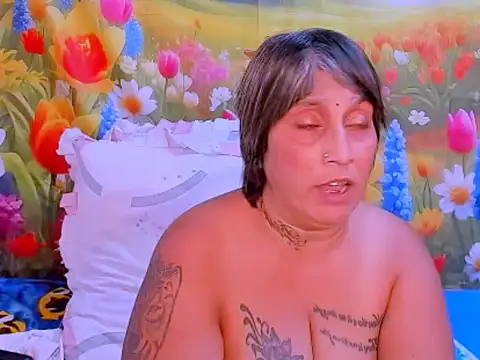 indianroxy online show from 10-13-25, 06:08