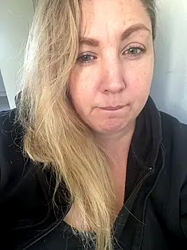 Anna Alexa online show from 11-17-25, 10:21