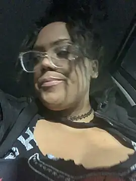 Snapshot of DezerayDelicious chatting on 02-10-25, 07:26 DezerayDelicious online show from 02-10-25, 07:26