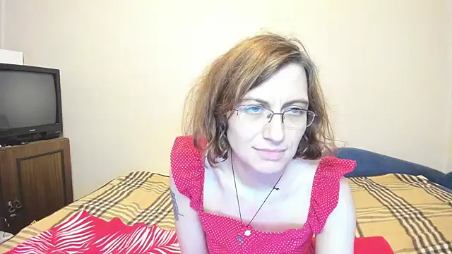 Snapshot of MarilynDream chatting on 02-04-25, 09:52 MarilynDream online show from 02-04-25, 09:52