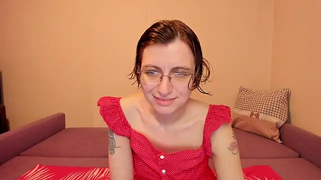 Snapshot of MarilynDream chatting on 10-20-25, 11:05 MarilynDream online show from 10-20-25, 11:05