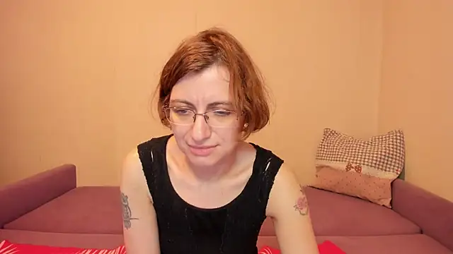 Snapshot of MarilynDream chatting on 10-27-25, 10:25 MarilynDream online show from 10-27-25, 10:25