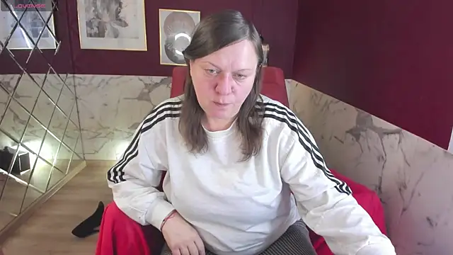 Snapshot of KellyPerfection chatting on 05-01-26, 05:45 KellyPerfection online show from 05-01-26, 05:45