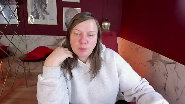 Snapshot of KellyPerfection chatting on 05-14-26, 06:31 KellyPerfection online show from 05-14-26, 06:31