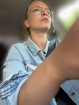 AnastasiaAniess online show from 04-19-26, 08:57