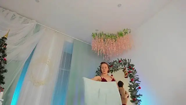 Snapshot of LilianKroft chatting on 12-23-24, 12:08 LilianKroft online show from 12-23-24, 12:08