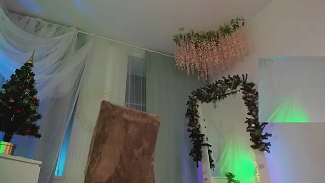 Snapshot of LilianKroft chatting on 12-27-24, 06:10 LilianKroft online show from 12-27-24, 06:10