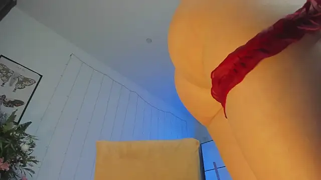 Snapshot of LilianKroft chatting on 01-03-25, 02:30 LilianKroft online show from 01-03-25, 02:30