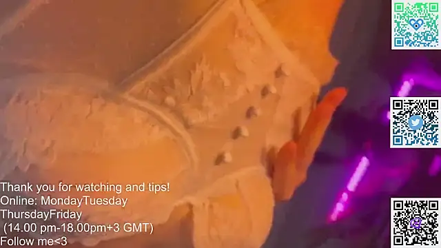 Snapshot of LilianKroft chatting on 02-14-25, 11:10 LilianKroft online show from 02-14-25, 11:10