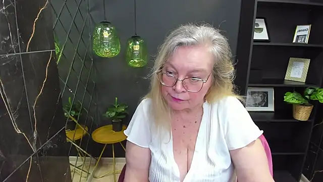 Snapshot of NataliMellow chatting on 01-17-25, 07:27 NataliMellow online show from 01-17-25, 07:27