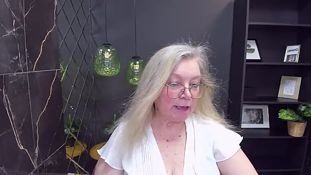 Snapshot of NataliMellow chatting on 01-18-25, 04:31 NataliMellow online show from 01-18-25, 04:31