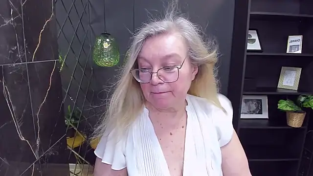 Snapshot of NataliMellow chatting on 01-18-25, 07:37 NataliMellow online show from 01-18-25, 07:37