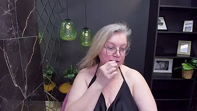 Snapshot of NataliMellow chatting on 01-21-25, 07:39 NataliMellow online show from 01-21-25, 07:39