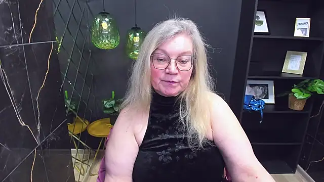 Snapshot of NataliMellow chatting on 01-28-25, 04:30 NataliMellow online show from 01-28-25, 04:30