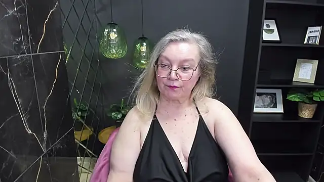 Snapshot of NataliMellow chatting on 02-25-25, 07:25 NataliMellow online show from 02-25-25, 07:25