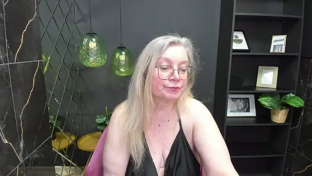 Snapshot of NataliMellow chatting on 03-20-25, 07:25 NataliMellow online show from 03-20-25, 07:25