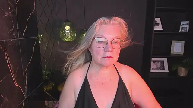 Snapshot of NataliMellow chatting on 10-13-25, 01:11 NataliMellow online show from 10-13-25, 01:11