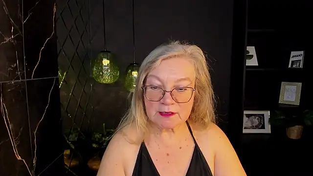 Snapshot of NataliMellow chatting on 11-24-25, 01:11 NataliMellow online show from 11-24-25, 01:11