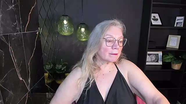 Snapshot of NataliMellow chatting on 12-20-25, 01:18 NataliMellow online show from 12-20-25, 01:18