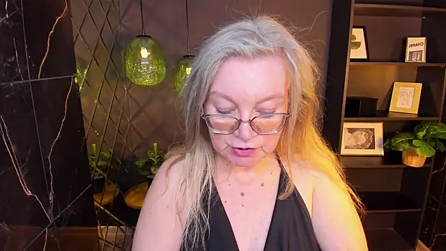 NataliMellow online show from 04-18-26, 07:07