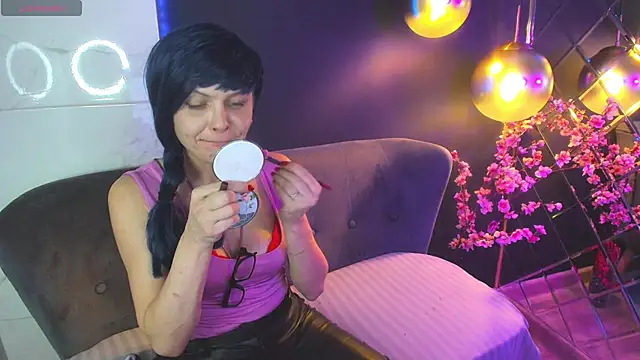 Snapshot of BrandiSweetie chatting on 12-05-24, 08:11 BrandiSweetie online show from 12-05-24, 08:11