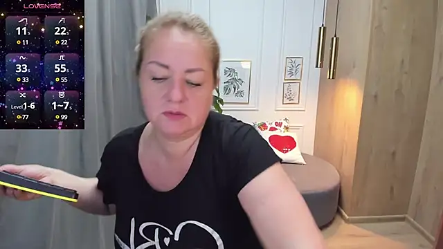 Snapshot of JenniferLight chatting on 03-01-25, 05:09 JenniferLight online show from 03-01-25, 05:09